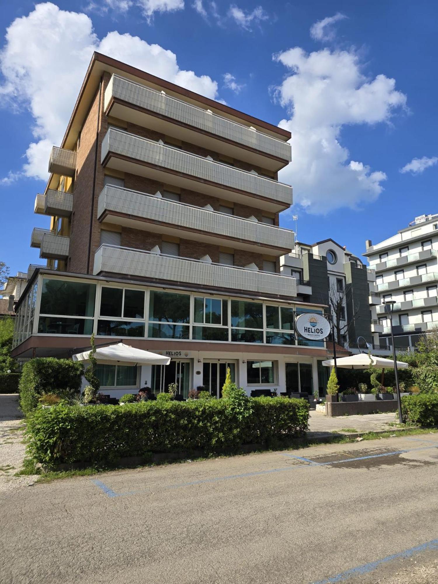 Hotel Helios Beach Milano Marittima Exterior foto